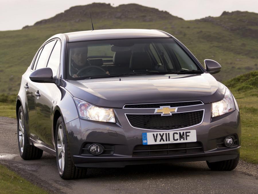  Chevrolet Cruze Hatchback 2011 года  (UK) (фото 32 из 43)